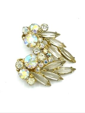 1960’s Vintage Aurora Borealis Rhinestone Clip-on Earrings